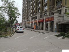 总价52万，纯单一层餐饮商铺，户型方正无柱子