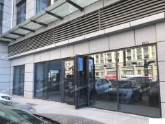 单价1.8万，有烟道燃气，面对学校和社区大门