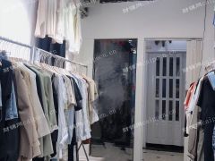 金座商城 商场干净，治安好