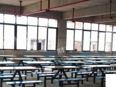 半封闭是学校食堂小吃档口招租