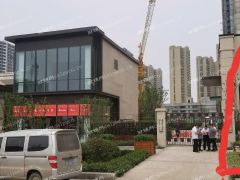 CBD纯一楼小商铺招租